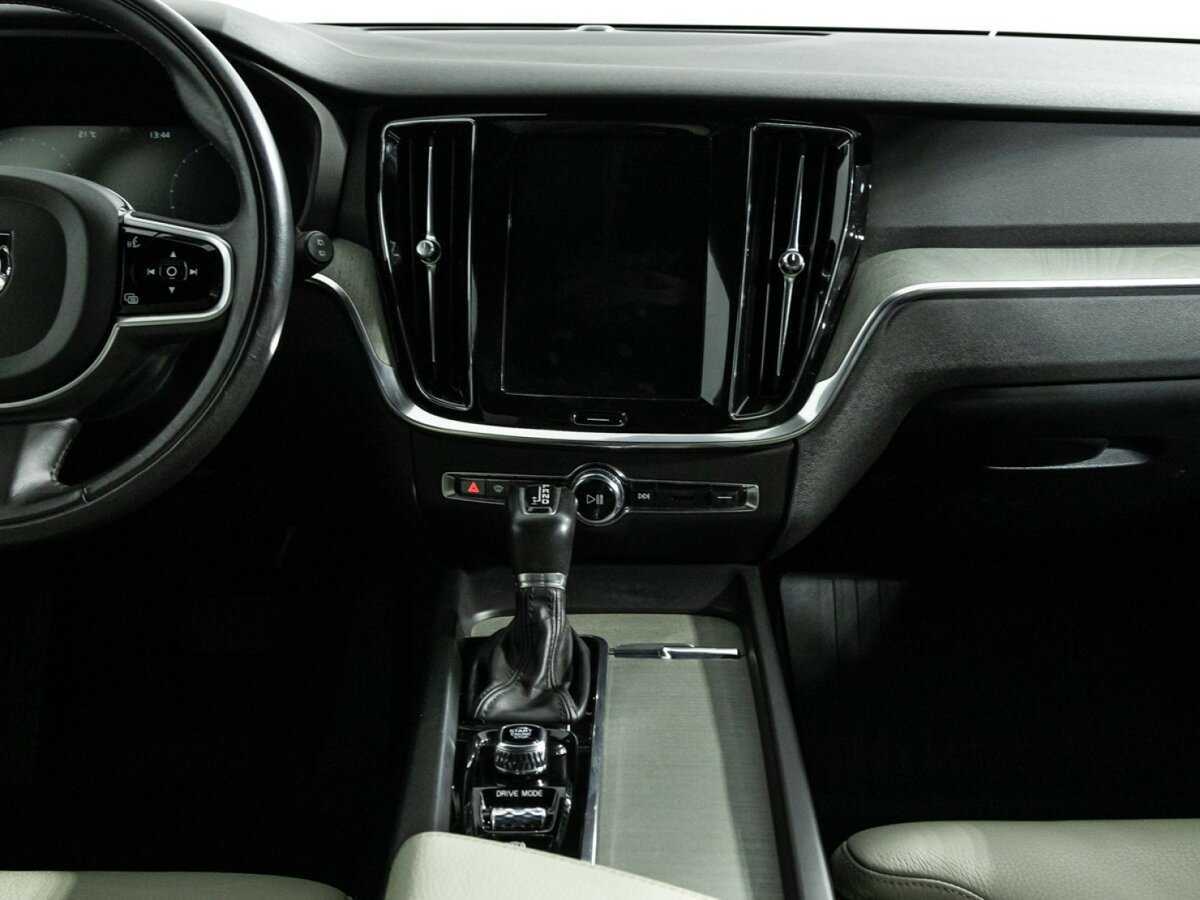 Купить Volvo V60 Cross Country, 2019, 141 245 км, фото №14