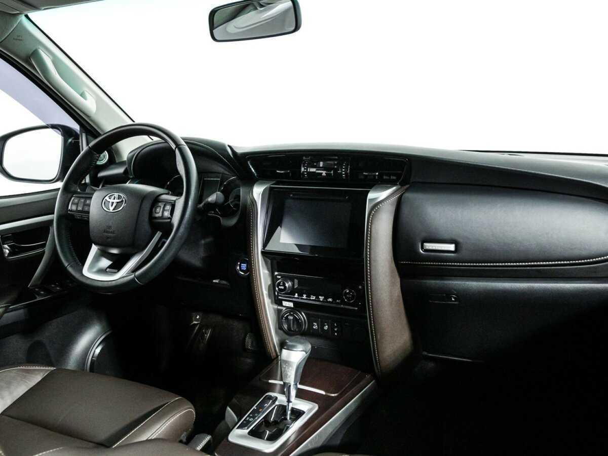 Купить Toyota Fortuner, 2017, 75 000 км, фото №9