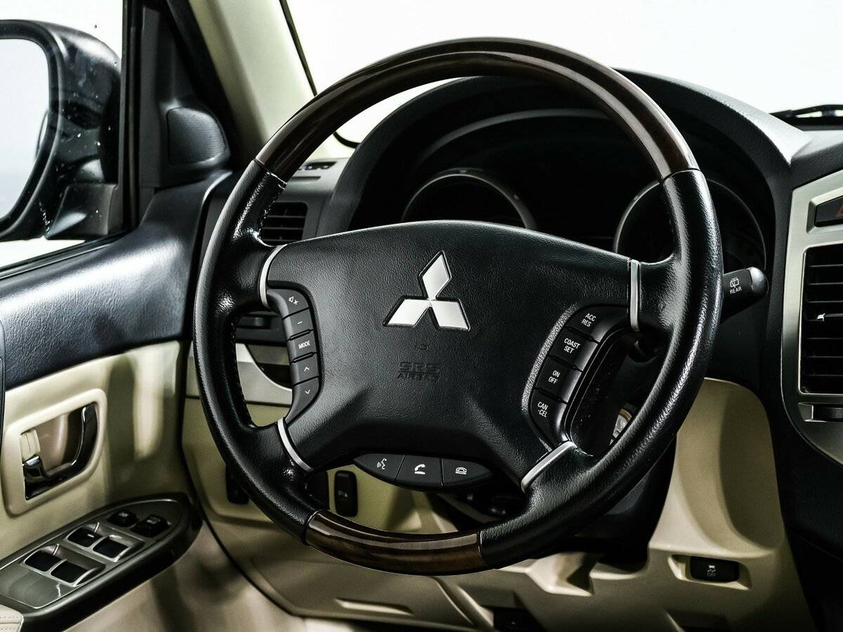 Купить Mitsubishi Pajero, 2017, 70 500 км, фото №15