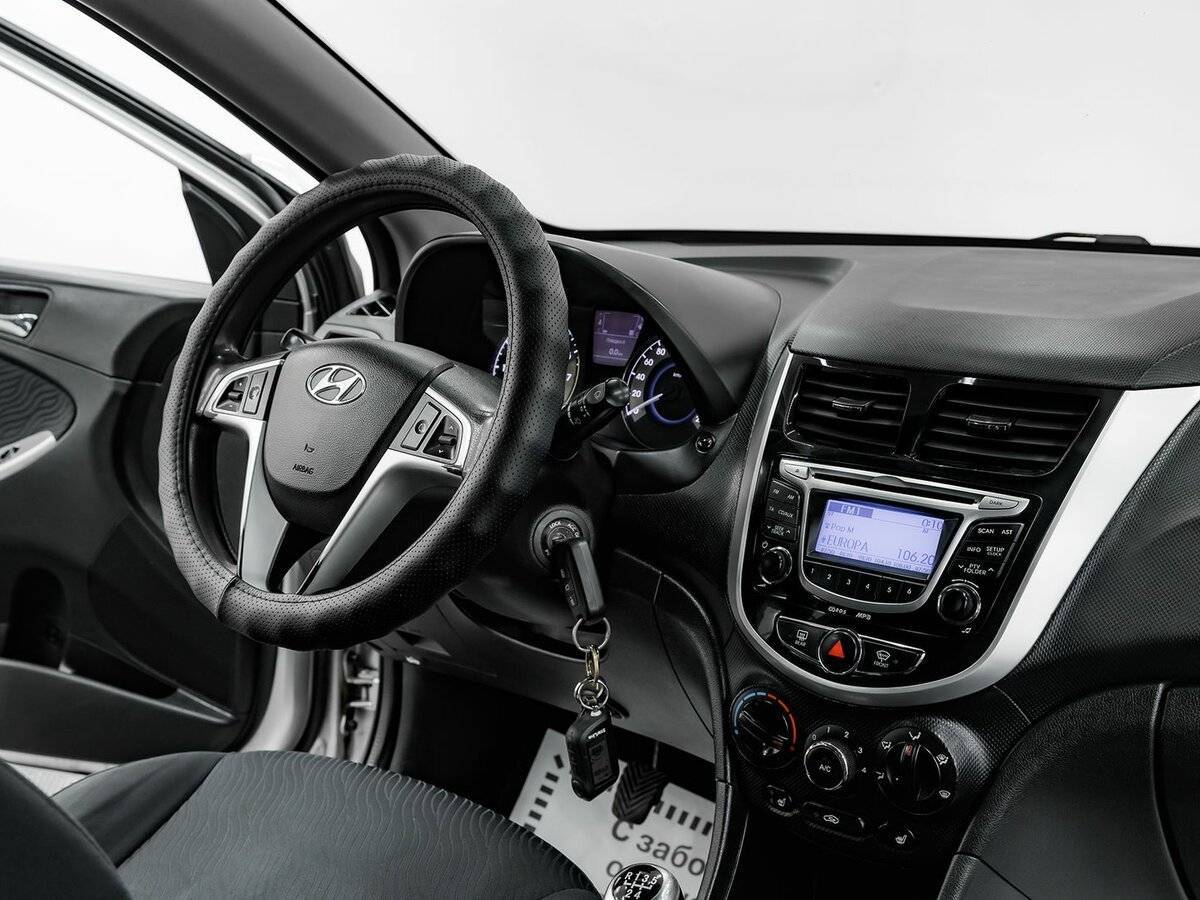 Купить Hyundai Solaris, 2011, 172 000 км, фото №10