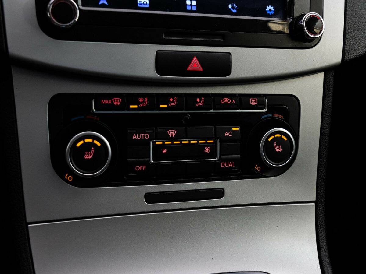 Купить Volkswagen Passat, 2011, 298 479 км, фото №13