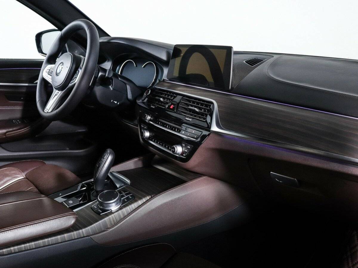 Купить BMW 5 серии 530d xDrive, 2018, 71 290 км, фото №9