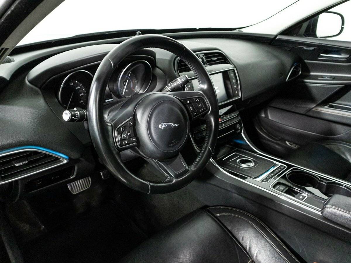 Купить Jaguar XE, 2016, 119 365 км, фото №11