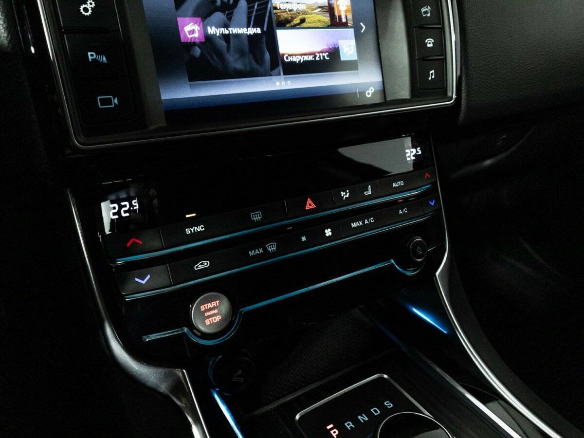 Купить Jaguar XE, 2016, 119 365 км, фото №18