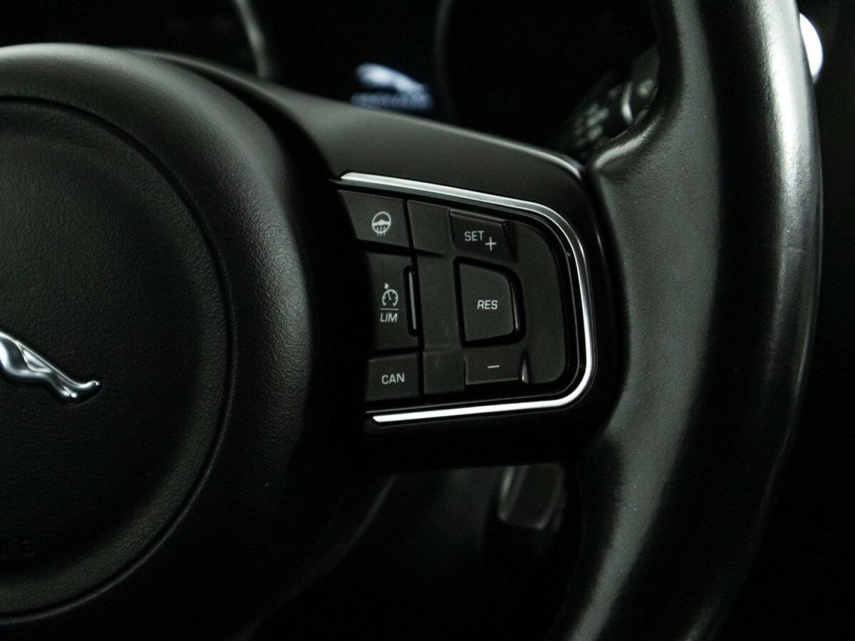 Купить Jaguar XE, 2016, 119 365 км, фото №22