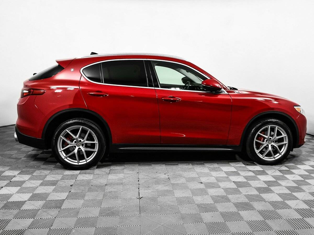 Купить Alfa Romeo Stelvio, 2017, 75 972 км, фото №4
