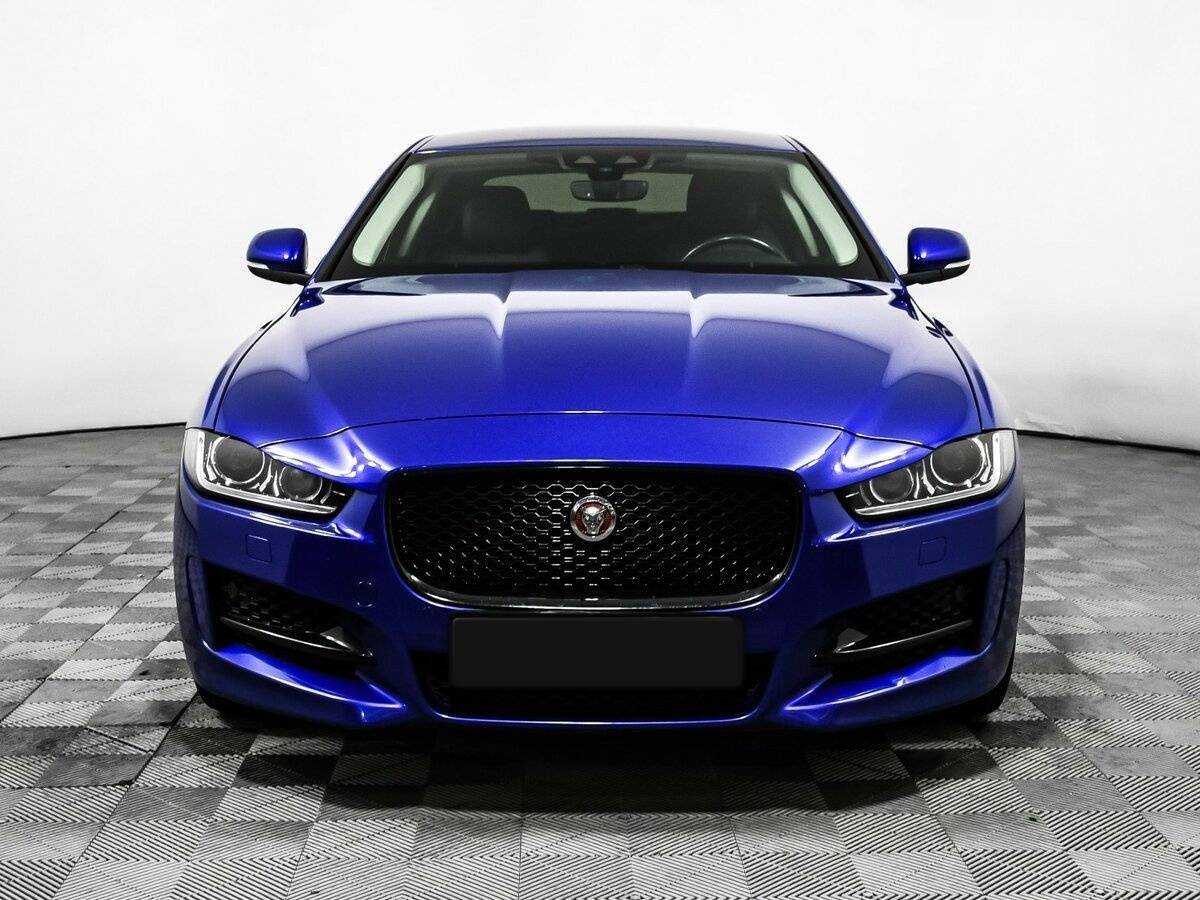 Jaguar XE