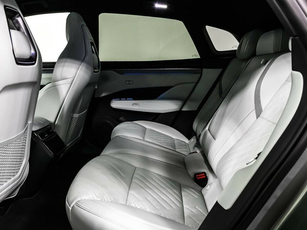 Купить Zeekr 001 100 kWh, 2024, 10 150 км, фото №13