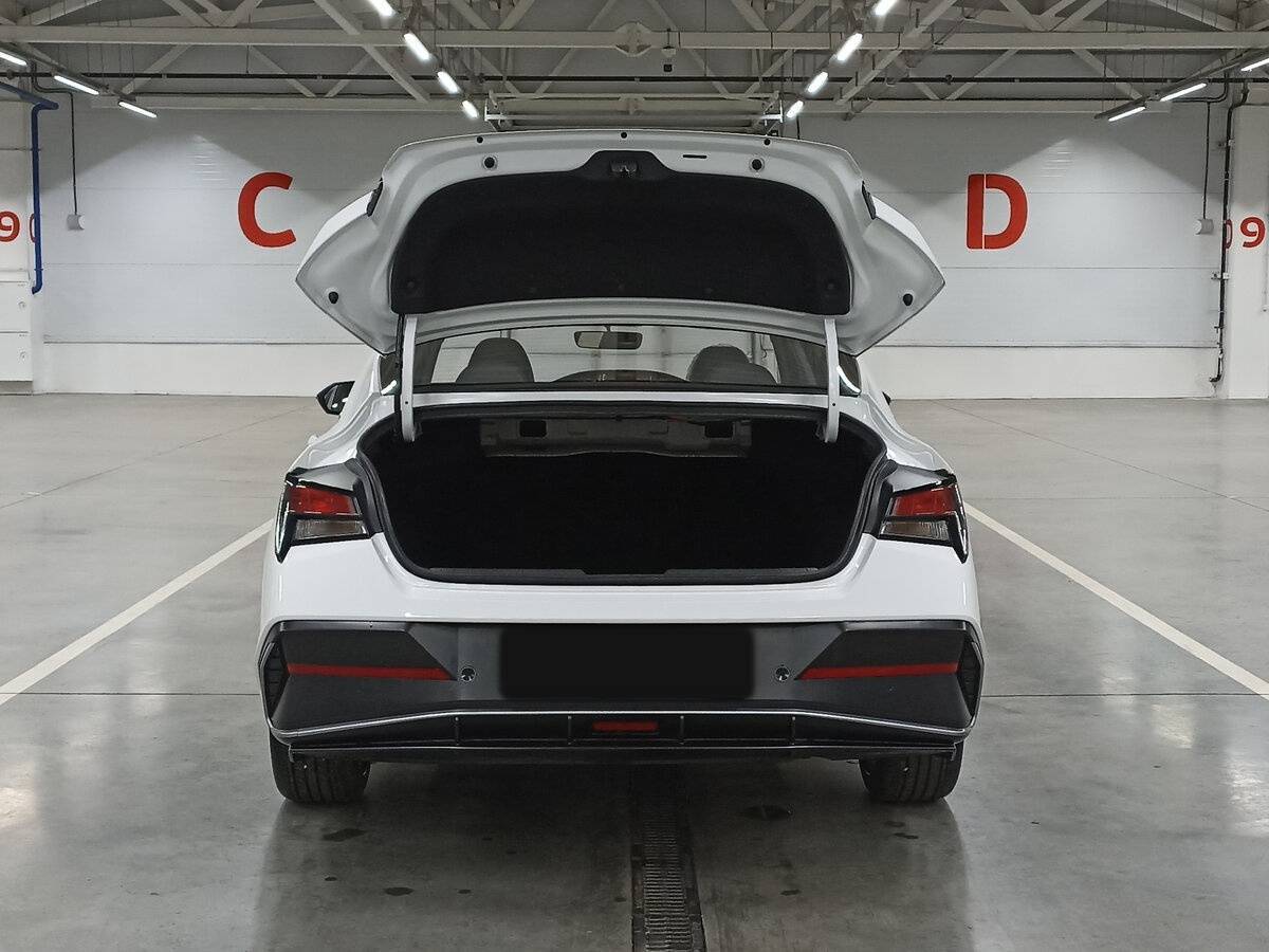 Купить Hyundai Elantra, 2023, 45 км, фото №10