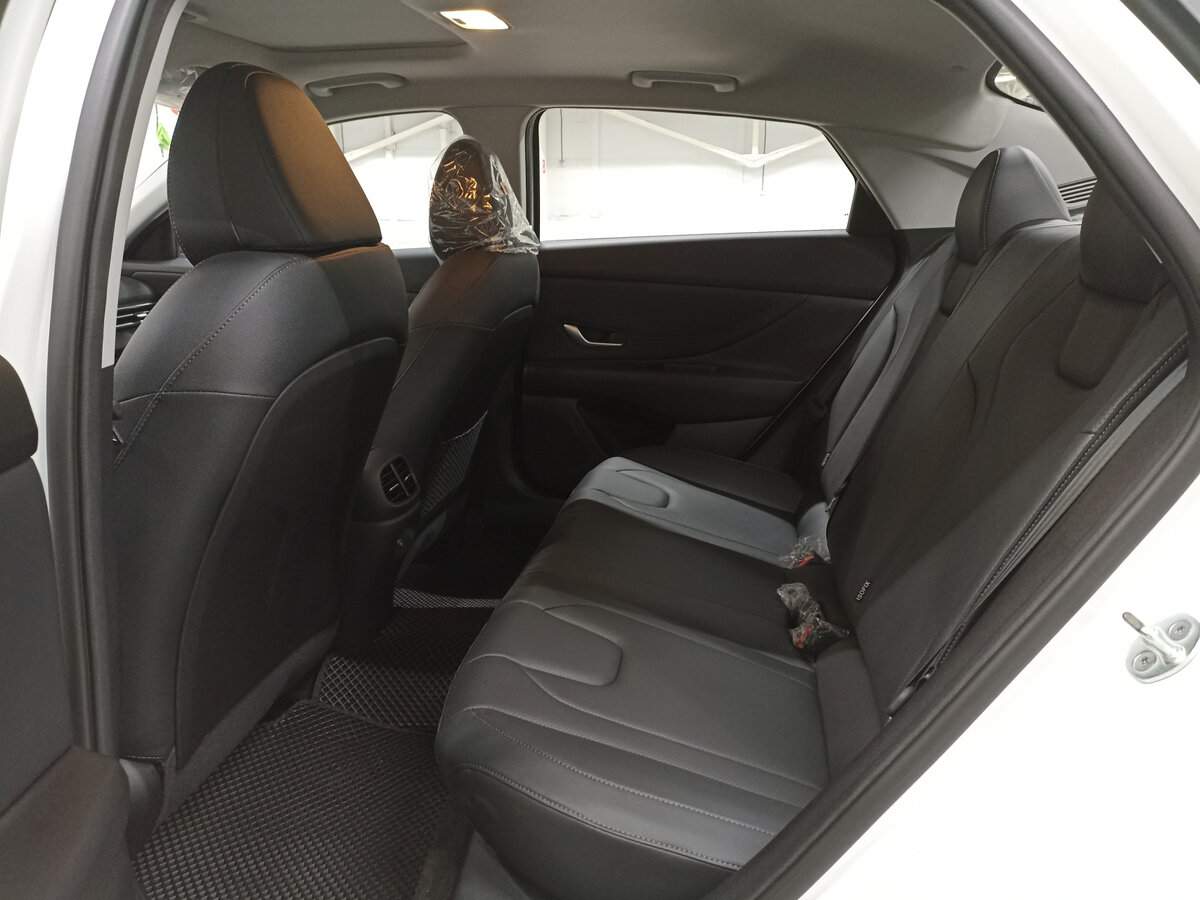 Купить Hyundai Elantra, 2023, 45 км, фото №12