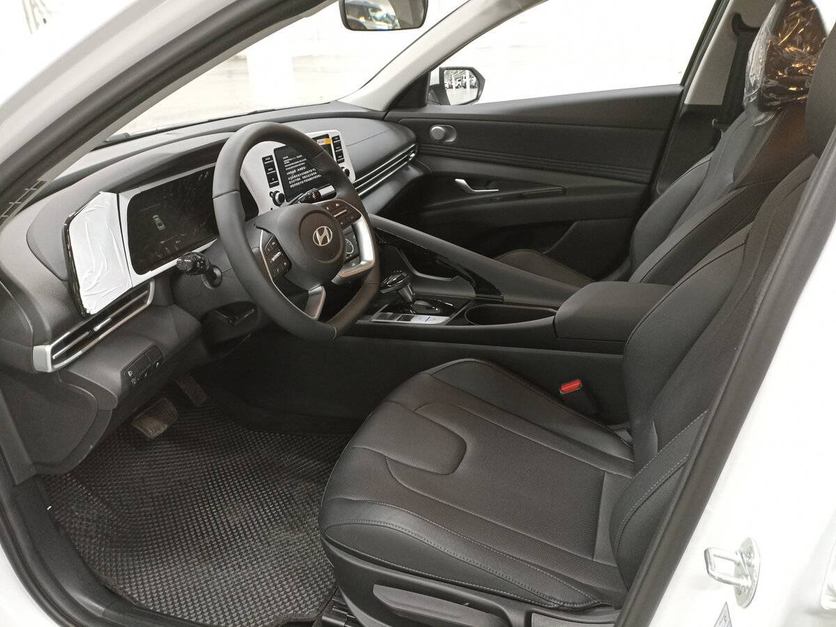 Купить Hyundai Elantra, 2023, 45 км, фото №15