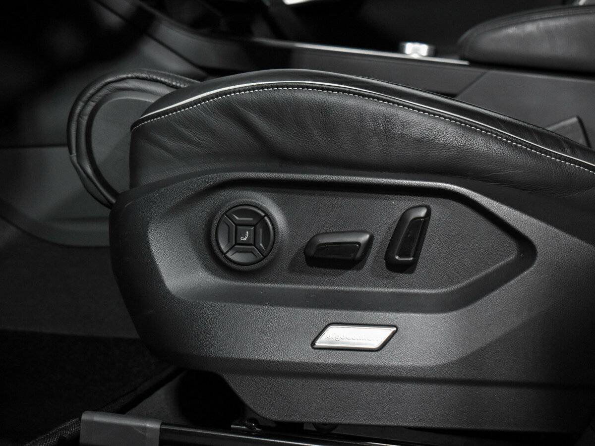 Купить Volkswagen Touareg, 2019, 68 901 км, фото №17