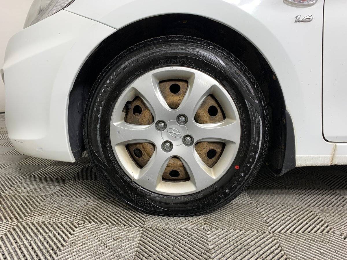 Купить Hyundai Solaris, 2013, 236 946 км, фото №9