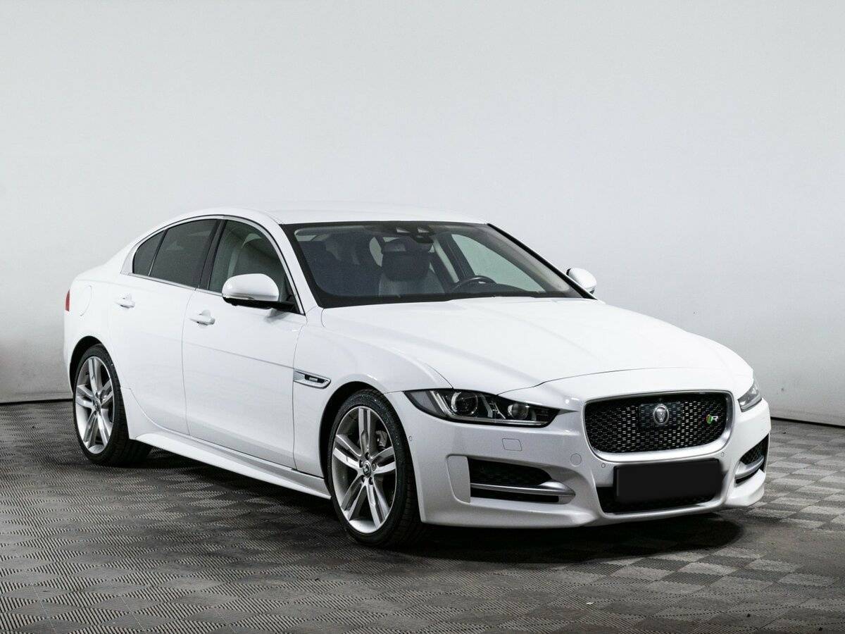 Jaguar XE