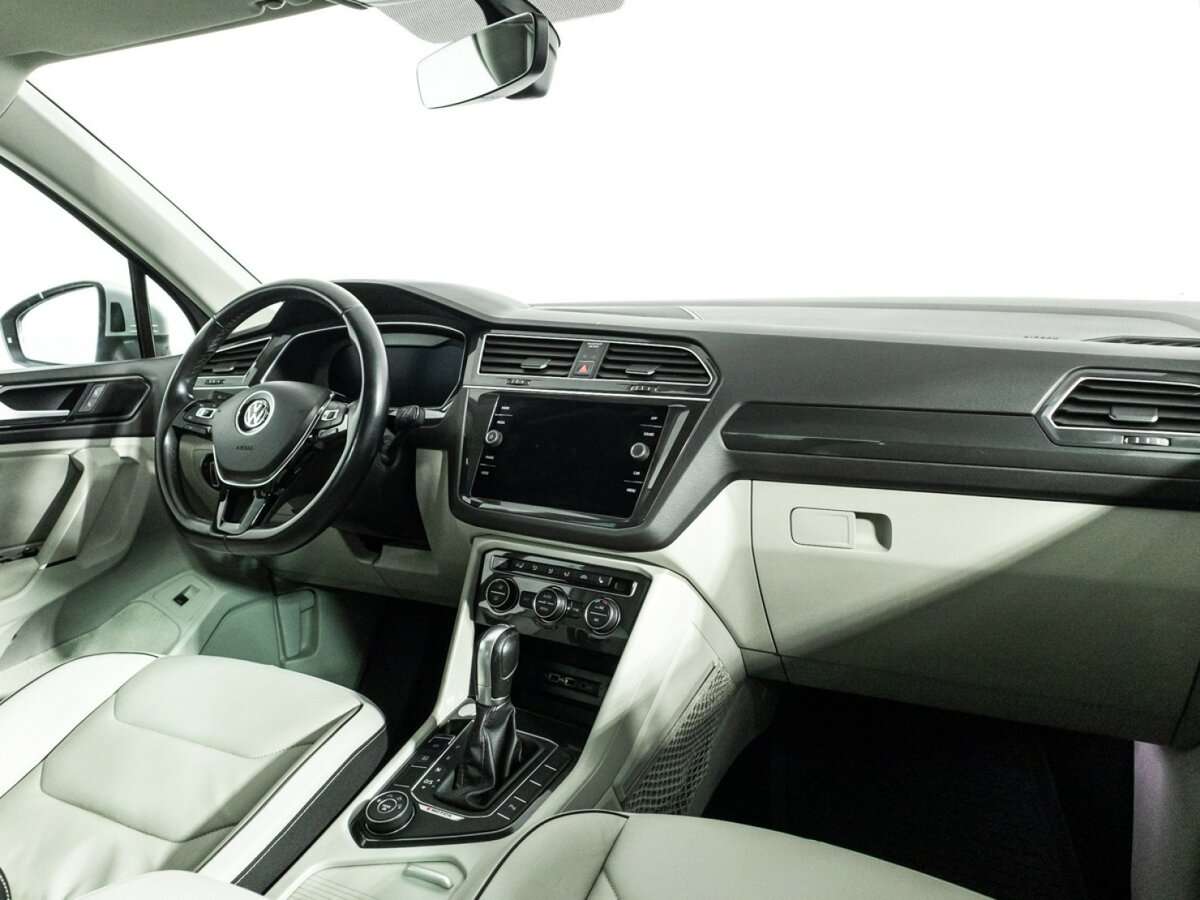 Купить Volkswagen Tiguan, 2018, 136 888 км, фото №9