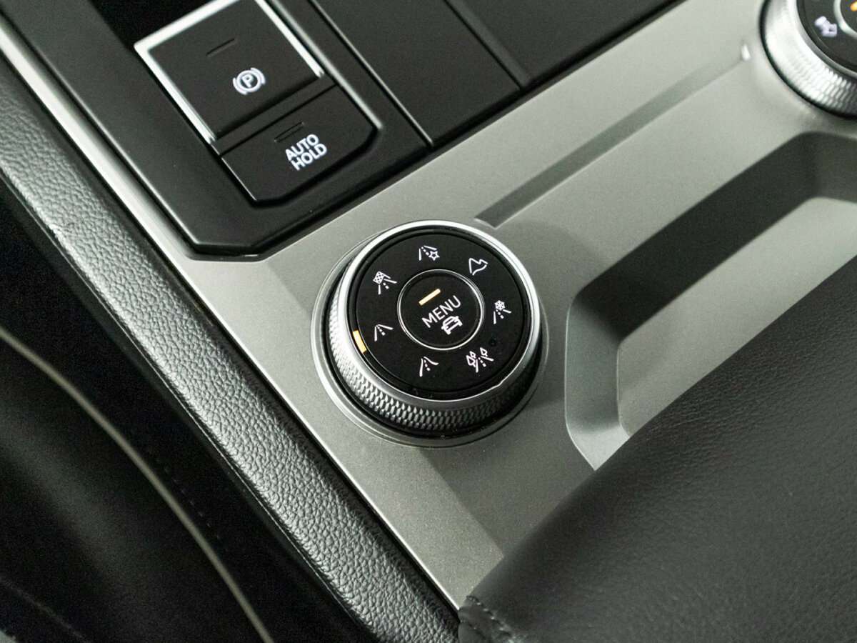 Купить Volkswagen Touareg, 2018, 142 477 км, фото №21