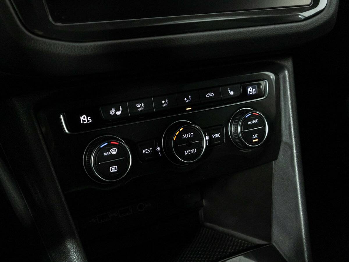 Купить Volkswagen Tiguan, 2020, 80 828 км, фото №21