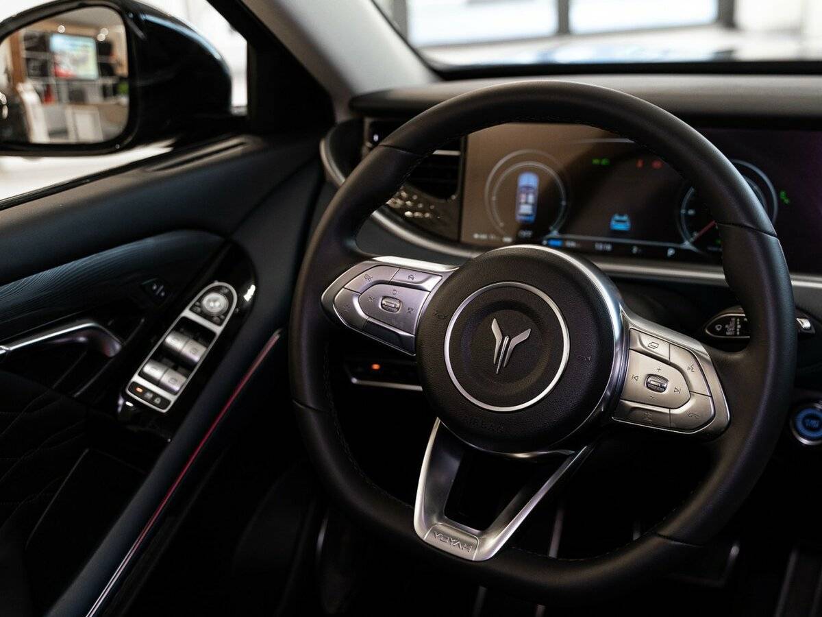 Купить Voyah Free EVR, 2023, 12 352 км, фото №18