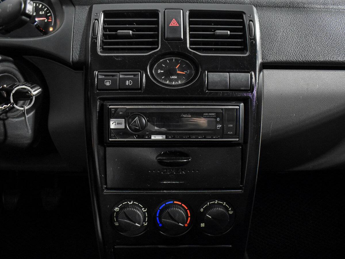 Купить Lada (ВАЗ) Priora, 2011, 218 769 км, фото №16