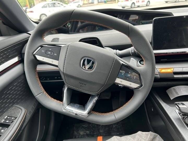 Купить Changan UNI-V, 2025, 100 км, фото №6