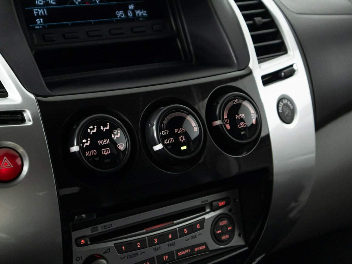 Купить Mitsubishi Pajero Sport, 2011, 232 708 км, фото №18