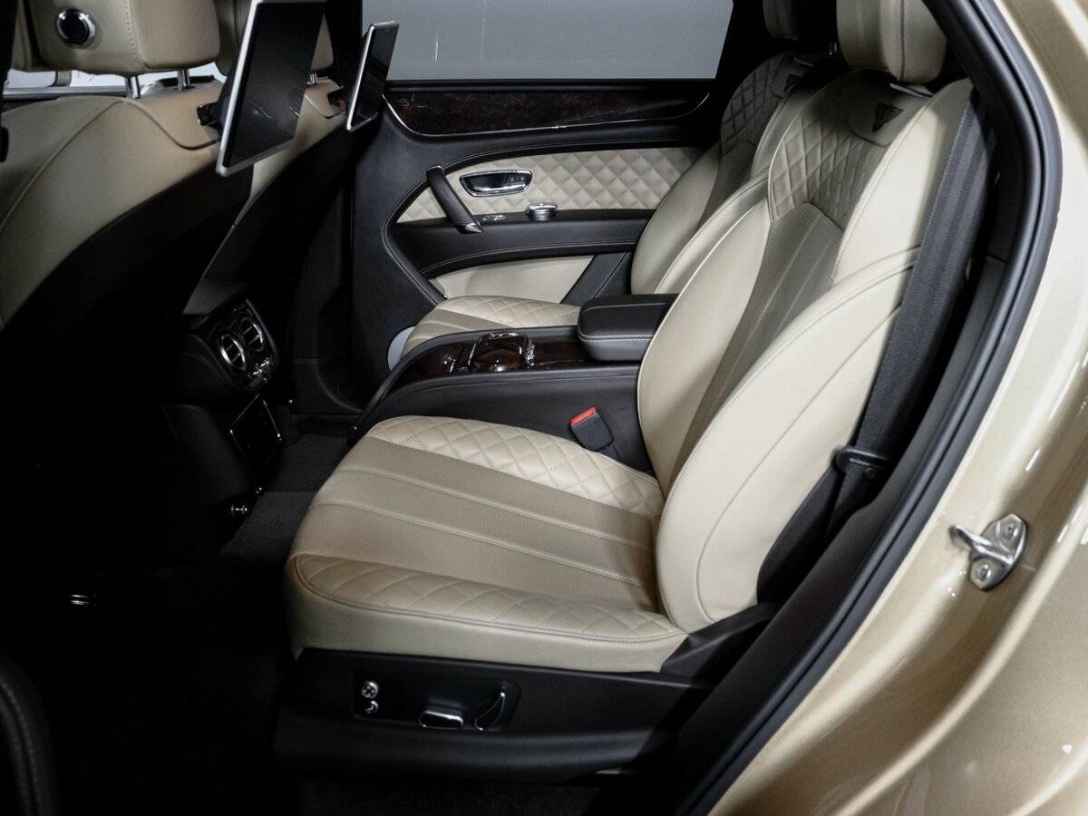 Купить Bentley Bentayga, 2016, 50 310 км, фото №10