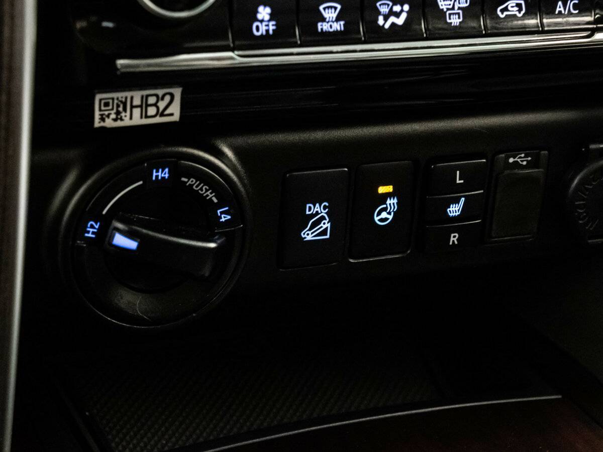 Купить Toyota Fortuner, 2018, 139 668 км, фото №20