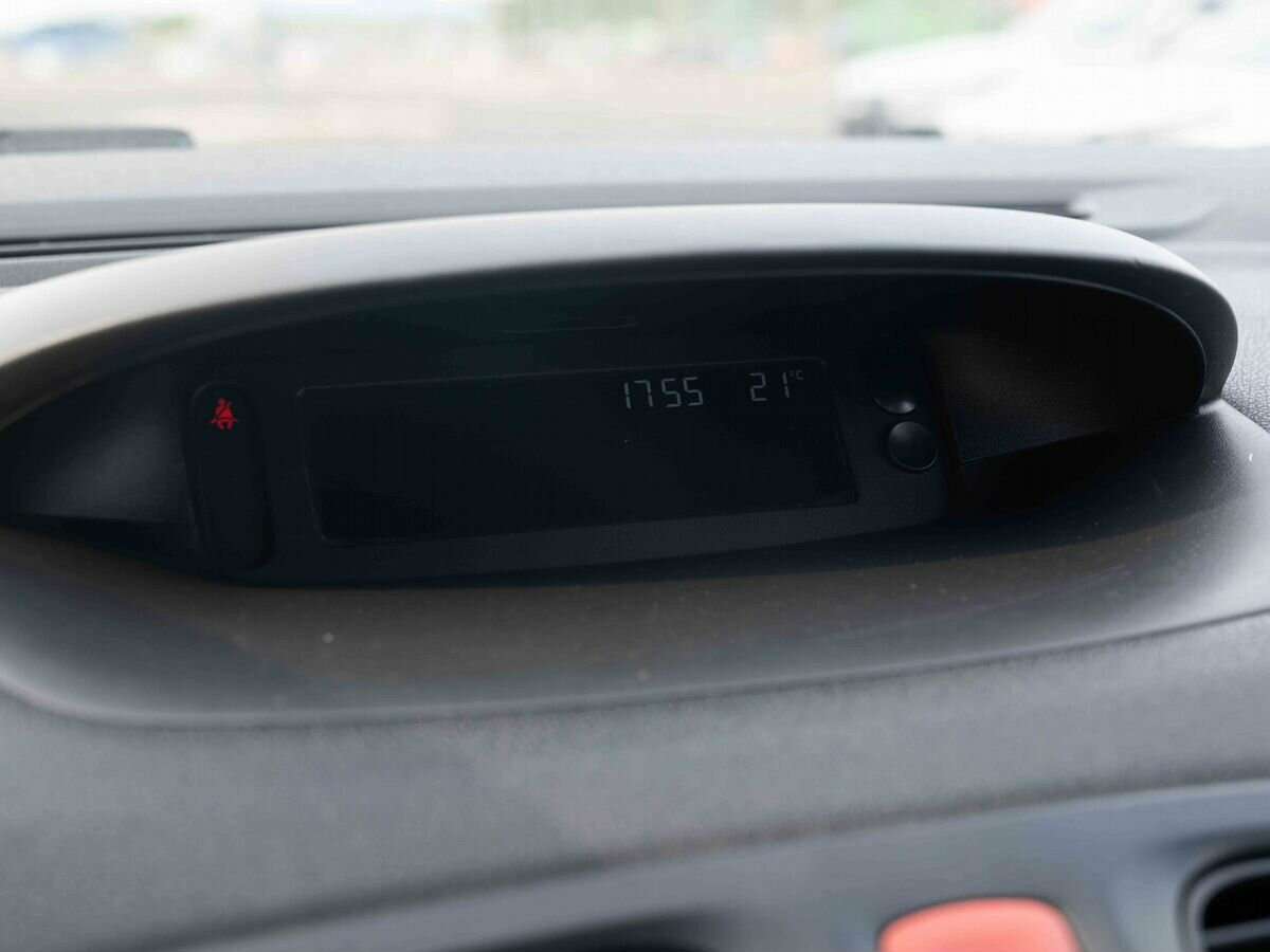 Купить Renault Fluence, 2010, 232 262 км, фото №17