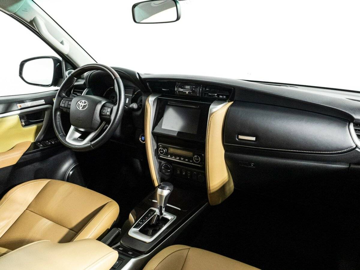 Купить Toyota Fortuner, 2019, 113 061 км, фото №9
