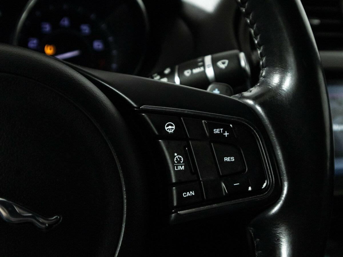 Купить Jaguar XE, 2016, 126 262 км, фото №21