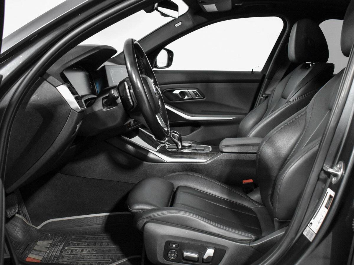 Купить BMW 3 серии 330i, 2019, 124 258 км, фото №9