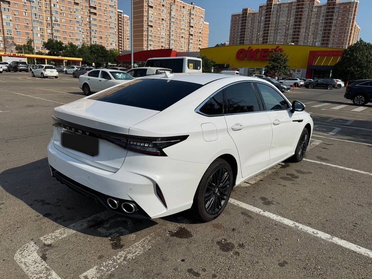 Chery Arrizo 8