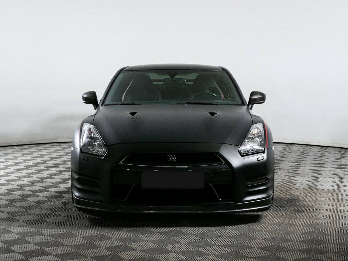 Nissan GT-R