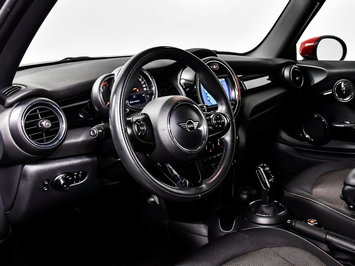 Купить Mini Hatch Cooper III (F55/F56) Рестайлинг, 2019, 61 305 км, фото №12