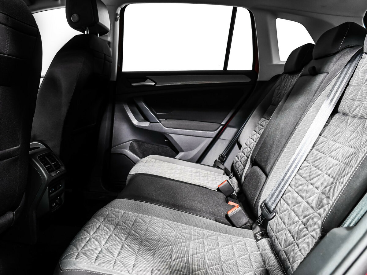 Купить Volkswagen Tiguan II Рестайлинг, 2020, 29 103 км, фото №14