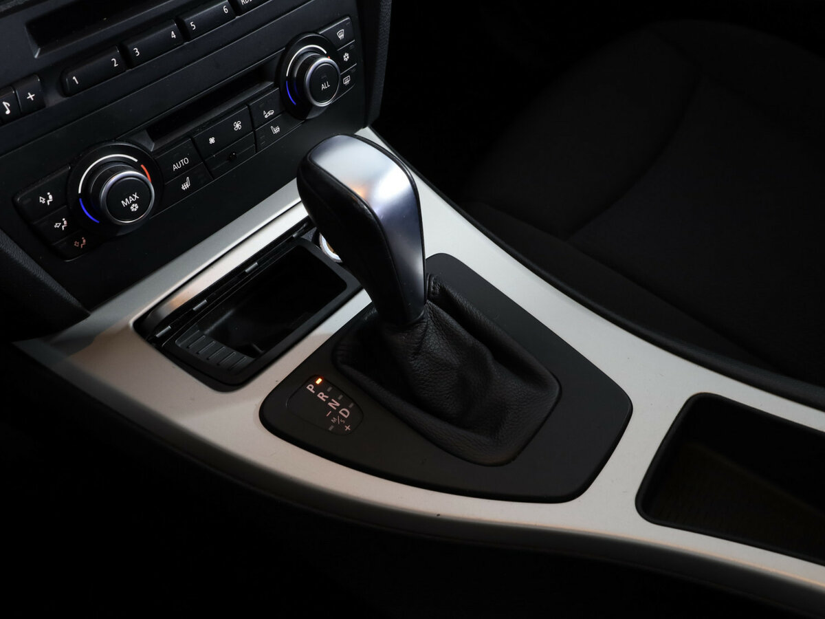 Купить BMW 3 серии 318i V (E90/E91/E92/E93) Рестайлинг, 2011, 195 850 км, фото №12