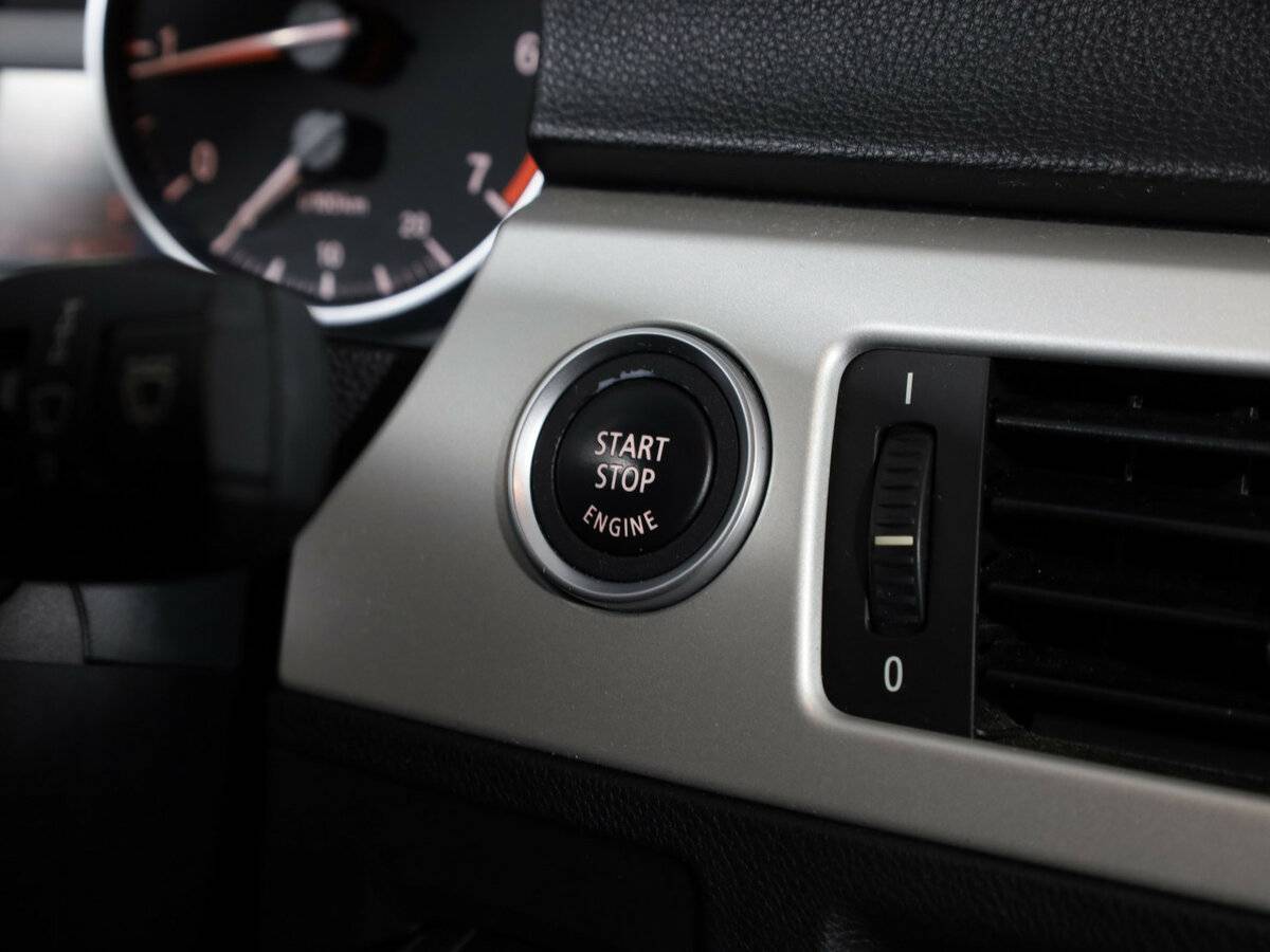 Купить BMW 3 серии 318i V (E90/E91/E92/E93) Рестайлинг, 2011, 195 850 км, фото №14