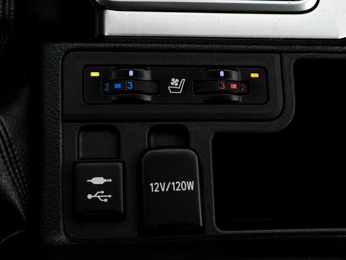 Купить Toyota Land Cruiser Prado 150 Series Рестайлинг 2, 2019, 153 275 км, фото №15