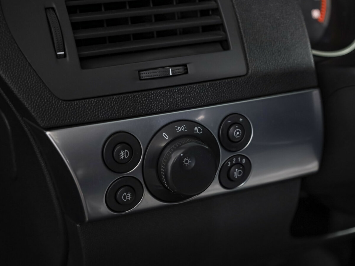 Купить Opel Astra GTC H Рестайлинг, 2008, 166 707 км, фото №15