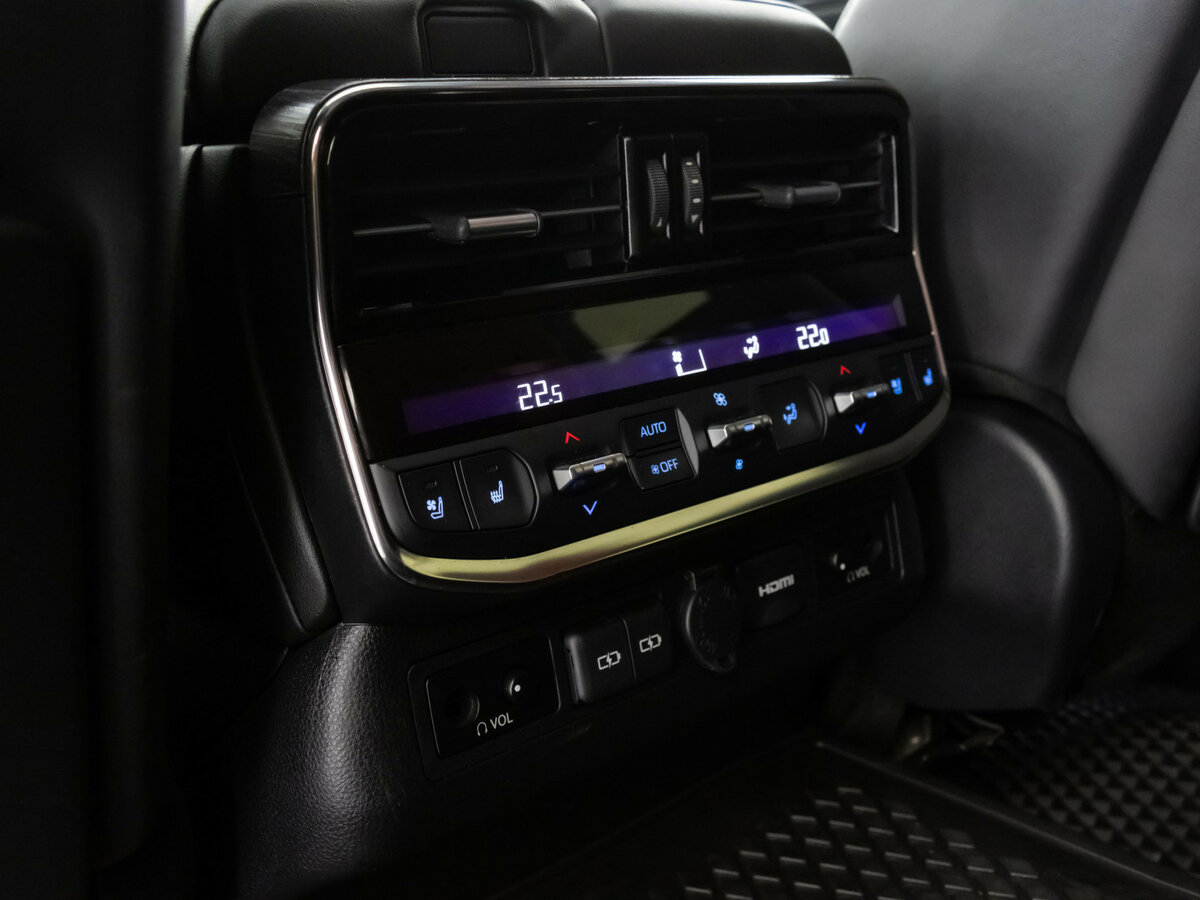 Купить Toyota Land Cruiser 300 Series, 2022, 160 357 км, фото №20