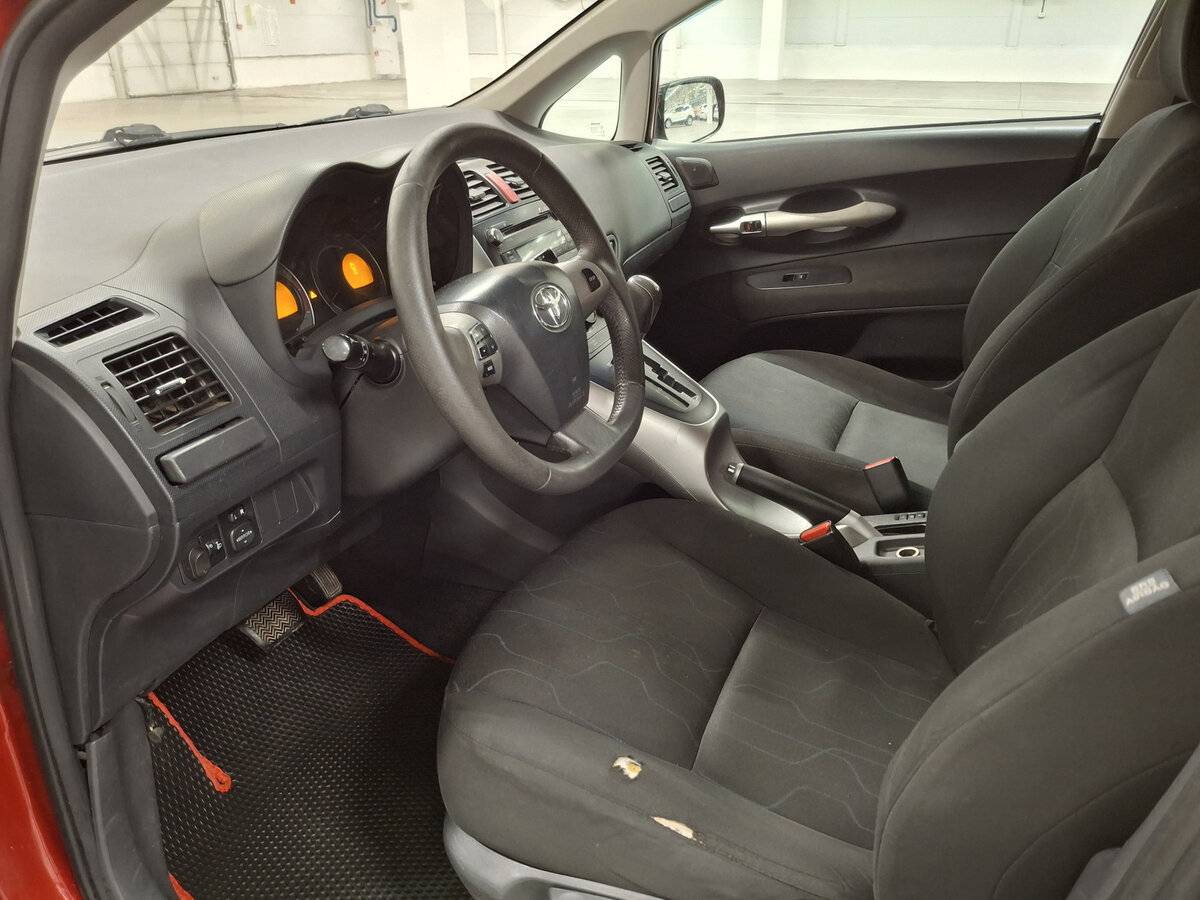 Купить Toyota Auris I Рестайлинг, 2010, 257 704 км, фото №15