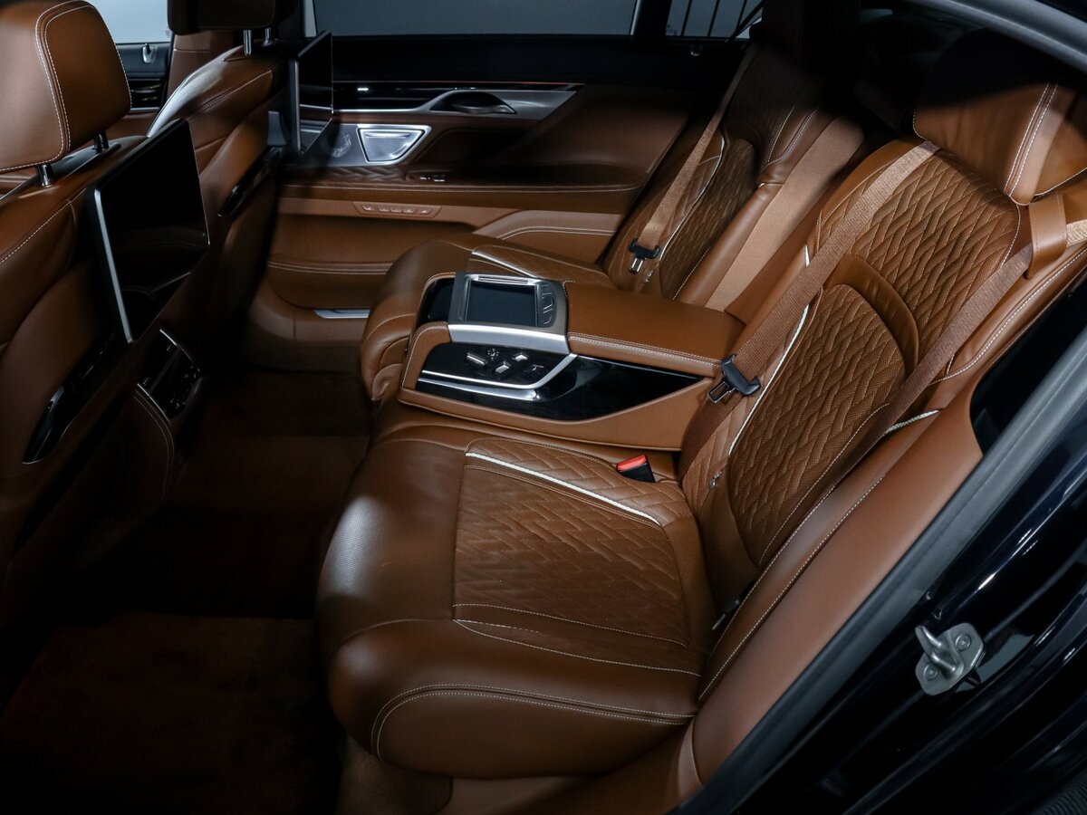 Купить BMW 7 серии Long M760Li xDrive VI (G11/G12) Рестайлинг, 2021, 120 306 км, фото №8