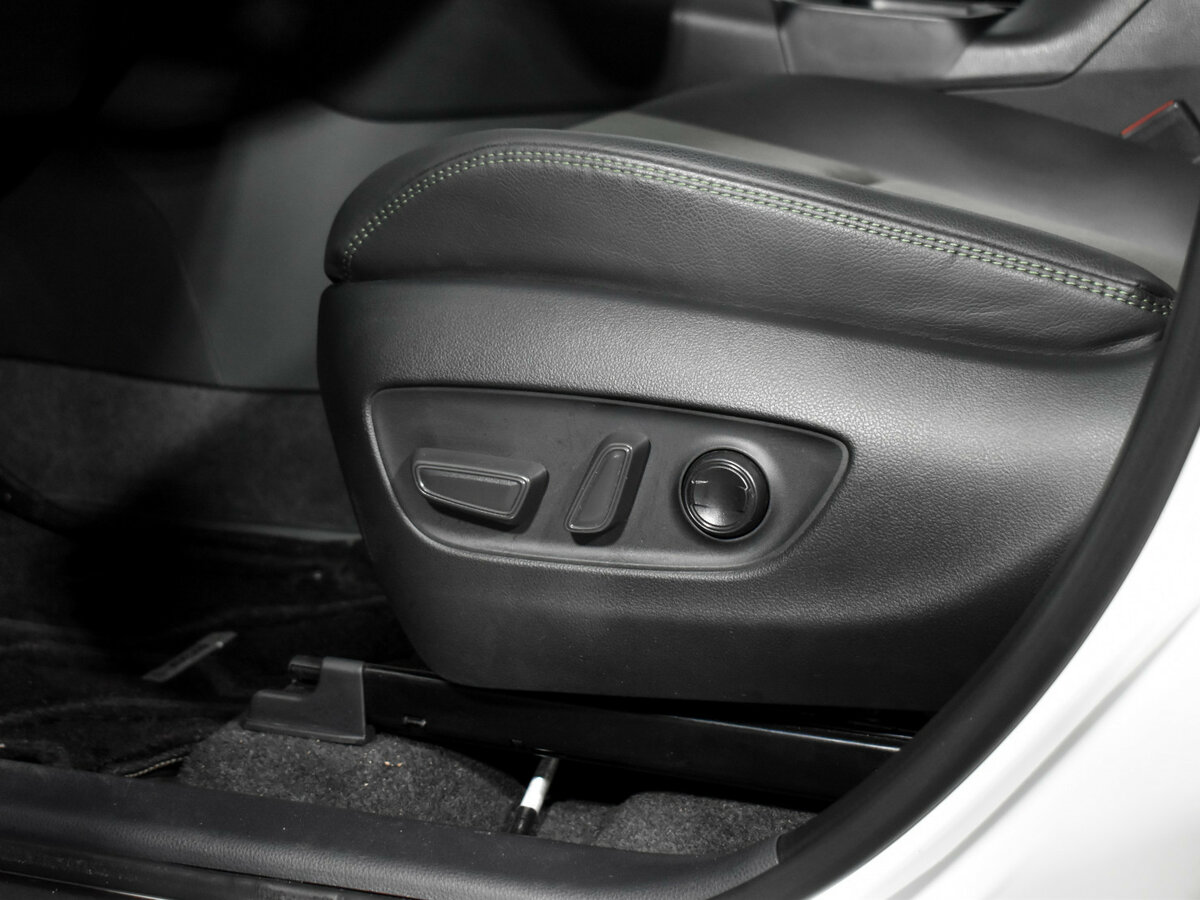 Купить Toyota RAV4 V (XA50), 2024, 9 100 км, фото №8