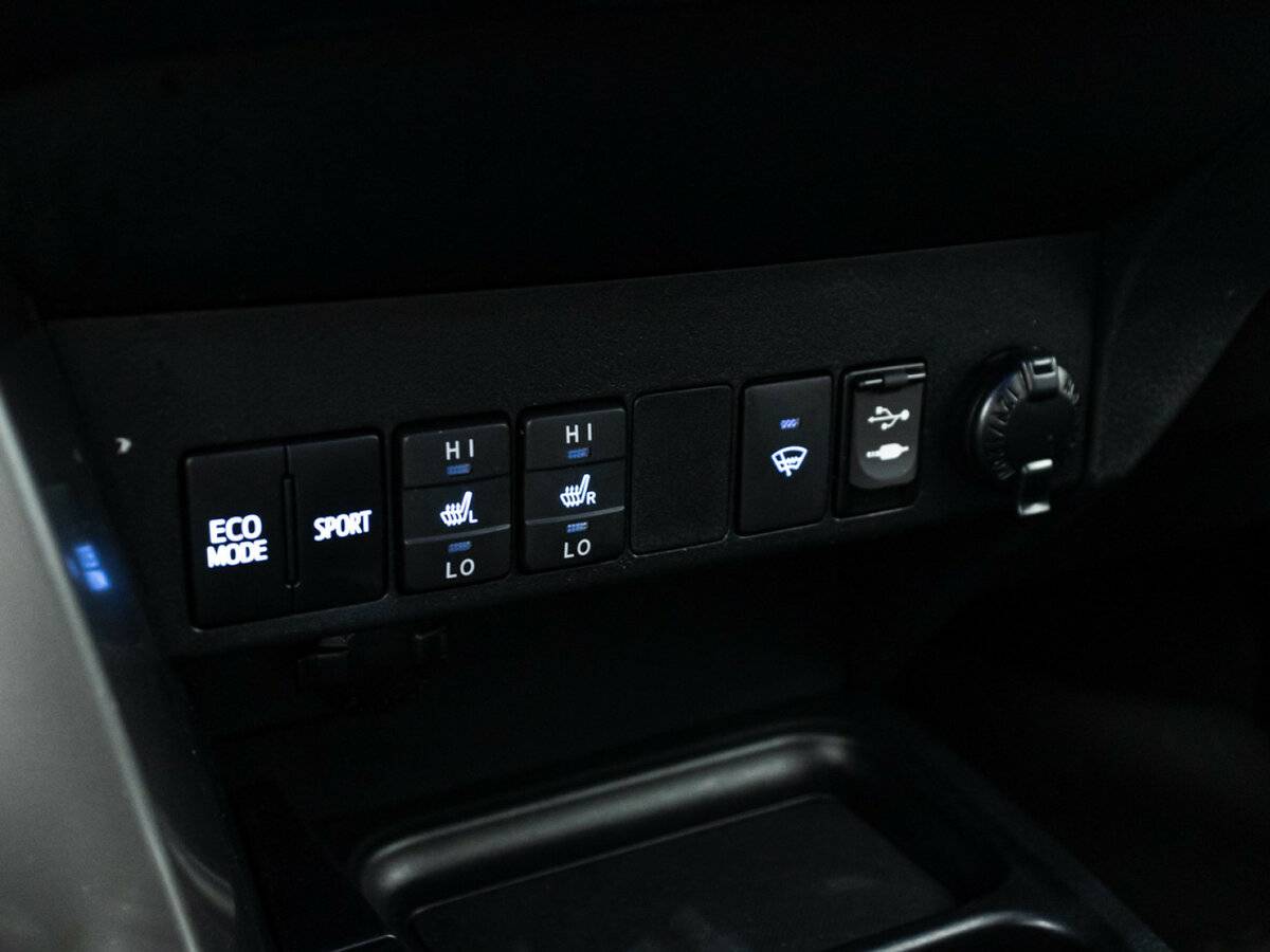 Купить Toyota RAV4 IV (XA40) Рестайлинг, 2017, 110 130 км, фото №16