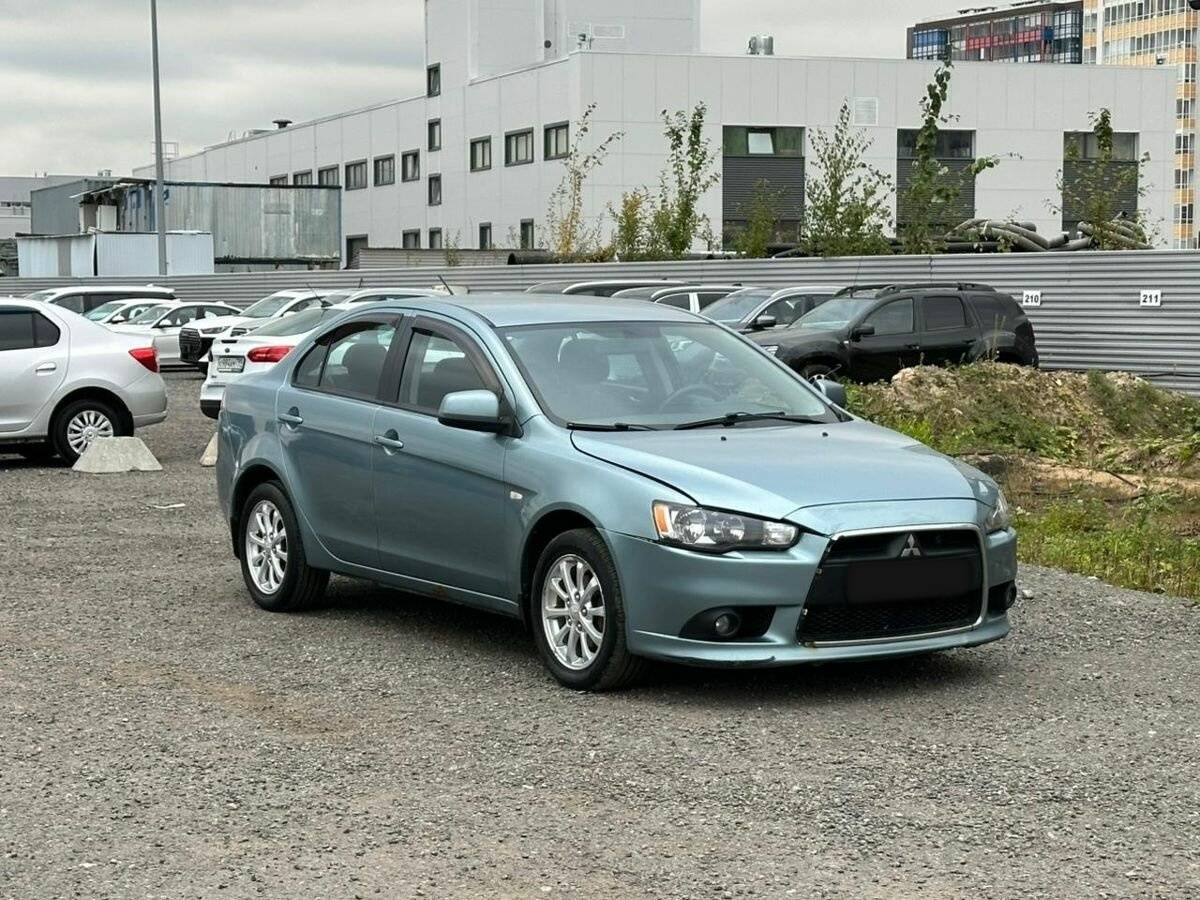 Mitsubishi Lancer
