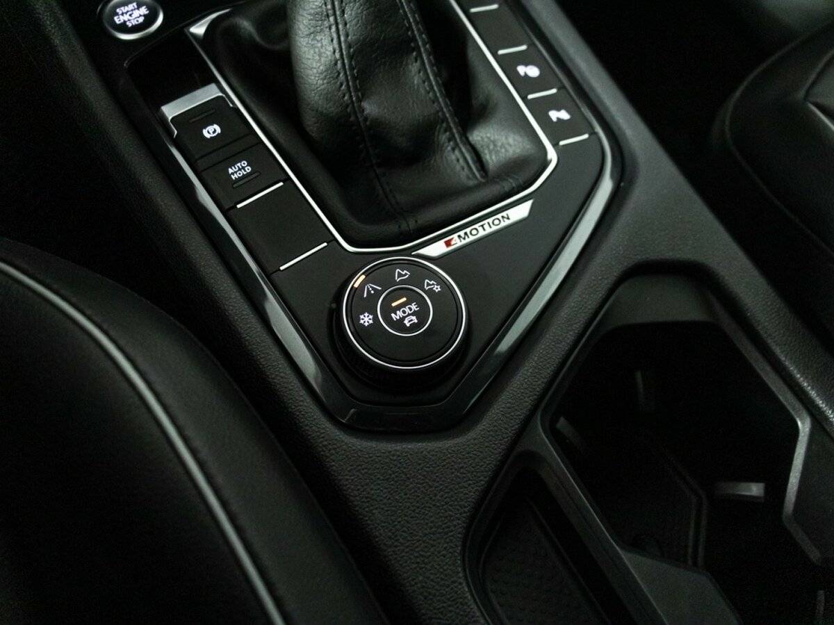 Купить Volkswagen Tiguan II Рестайлинг, 2021, 77 820 км, фото №17