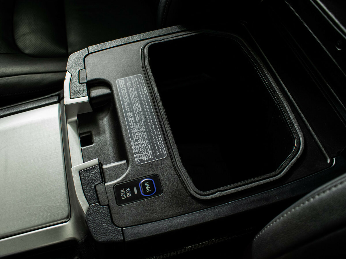 Купить Toyota Land Cruiser 200 Series Рестайлинг 2, 2019, 115 600 км, фото №18