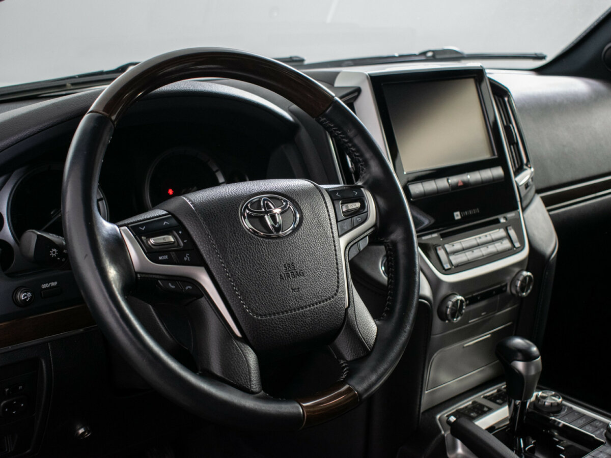 Купить Toyota Land Cruiser 200 Series Рестайлинг 2, 2017, 82 346 км, фото №13
