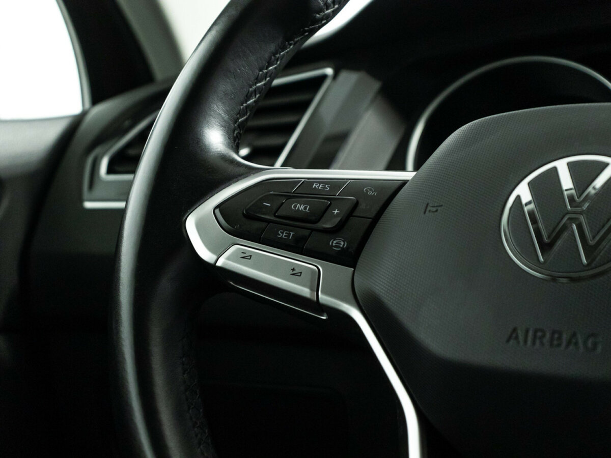 Купить Volkswagen Tiguan II Рестайлинг, 2021, 81 000 км, фото №18