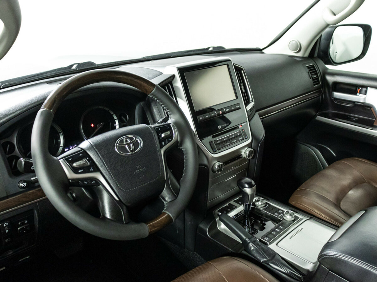 Купить Toyota Land Cruiser 200 Series Рестайлинг 2, 2017, 211 198 км, фото №9